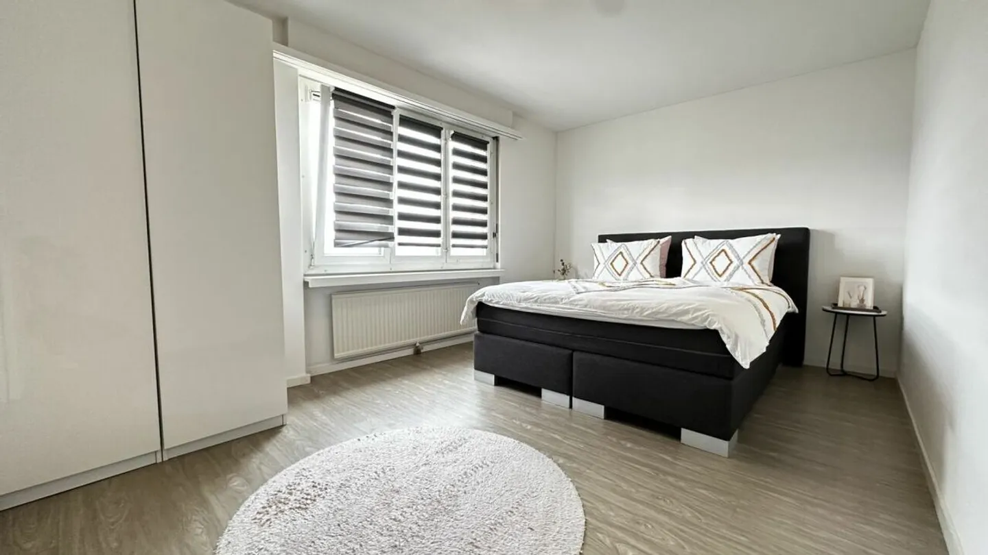 Felicità familiare nel quartiere residenziale centrale - Foto 5 di 9