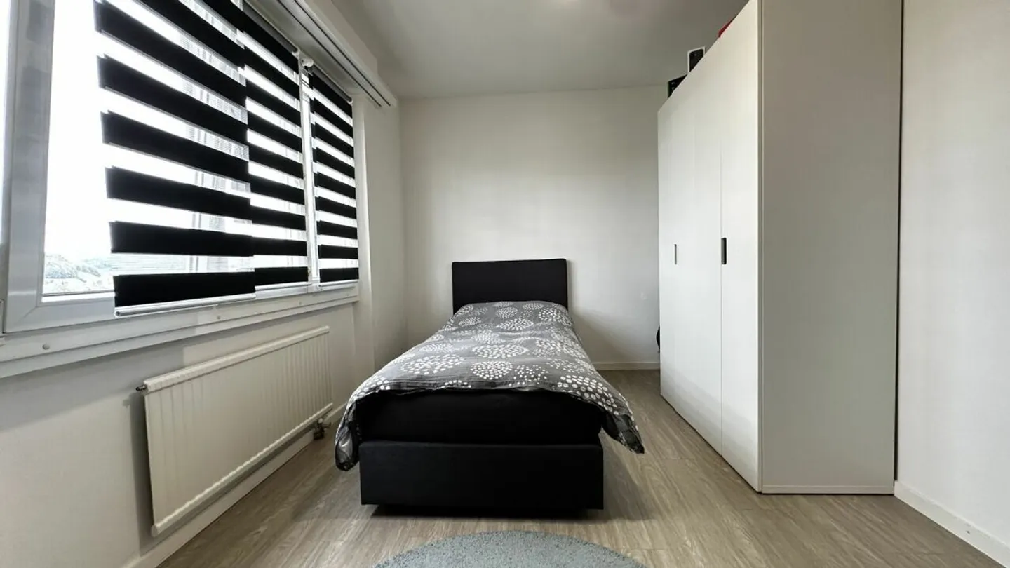 Felicità familiare nel quartiere residenziale centrale - Foto 6 di 9