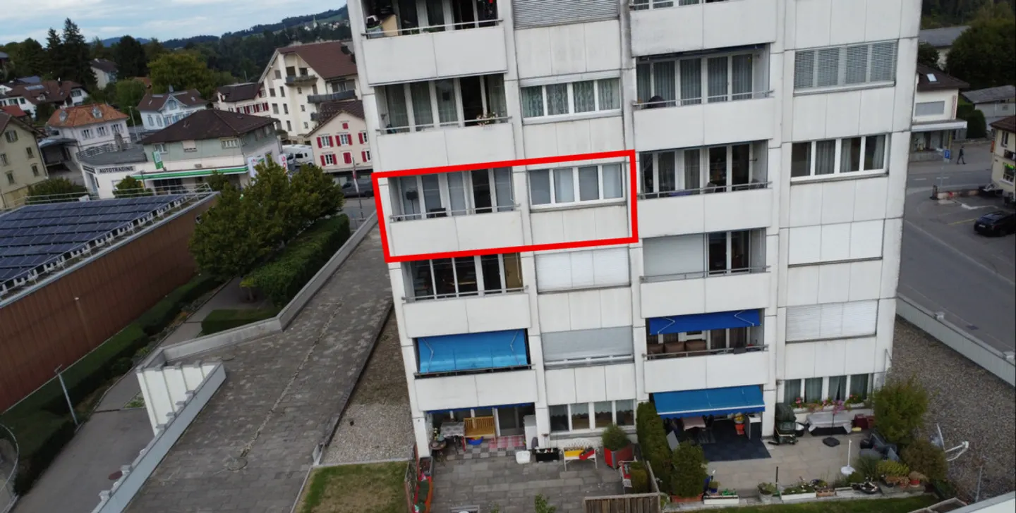Felicità familiare nel quartiere residenziale centrale - Foto 8 di 9
