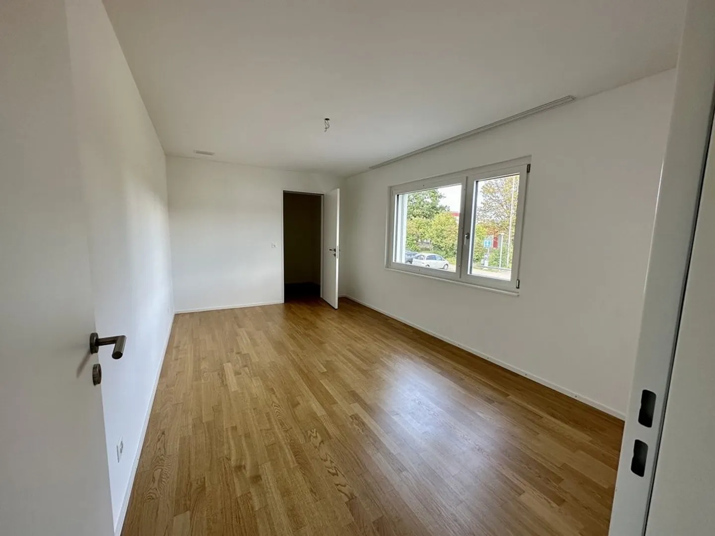 Modern 3.5-room new apartment in a central location - Photo 7 of 10