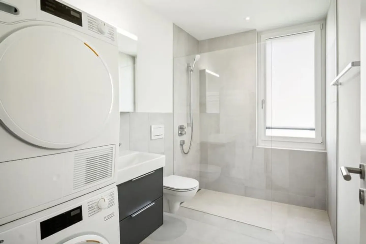 Apartment for rent - Photo 3 of 8