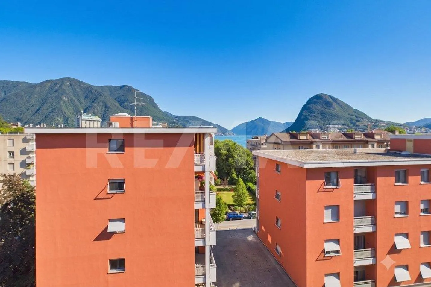 Luxury Attique in Lugano Center - Photo 10 of 13