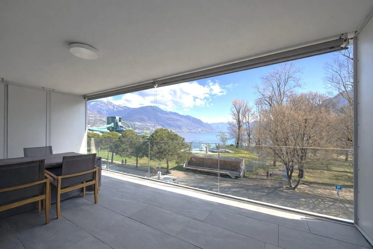 Locarno – elegante appartamento 3.5 locali con terrazza e vista lago | Residenza Parcolago - Foto 1 di 10