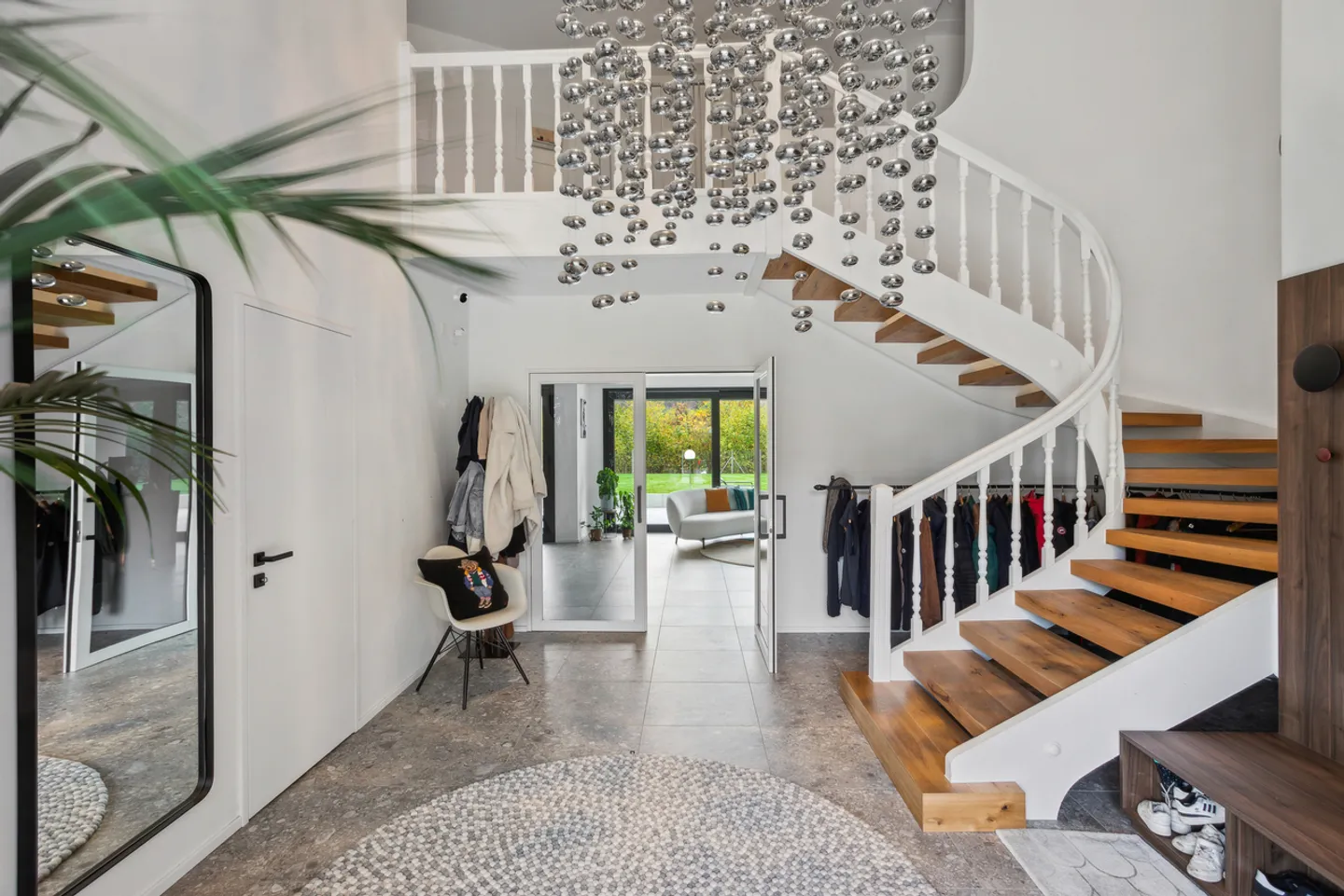 7.5 Room House - Photo 3 of 13