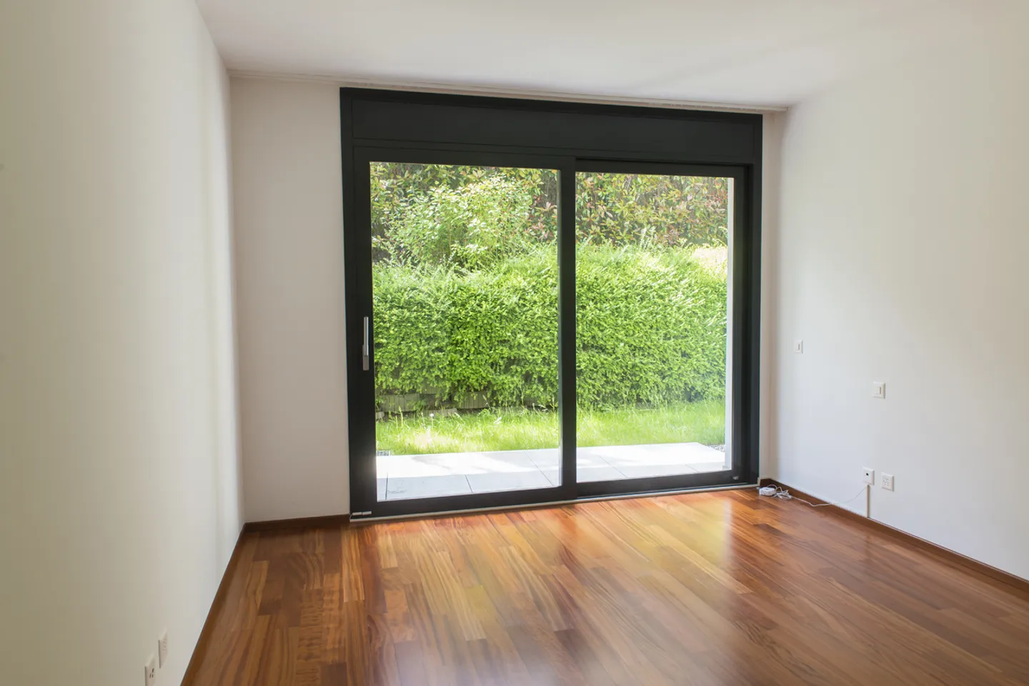 Helle 4,5 Zimmer mit exklusivem Garten und atemberaubendem Seeblick - Foto 8 von 10