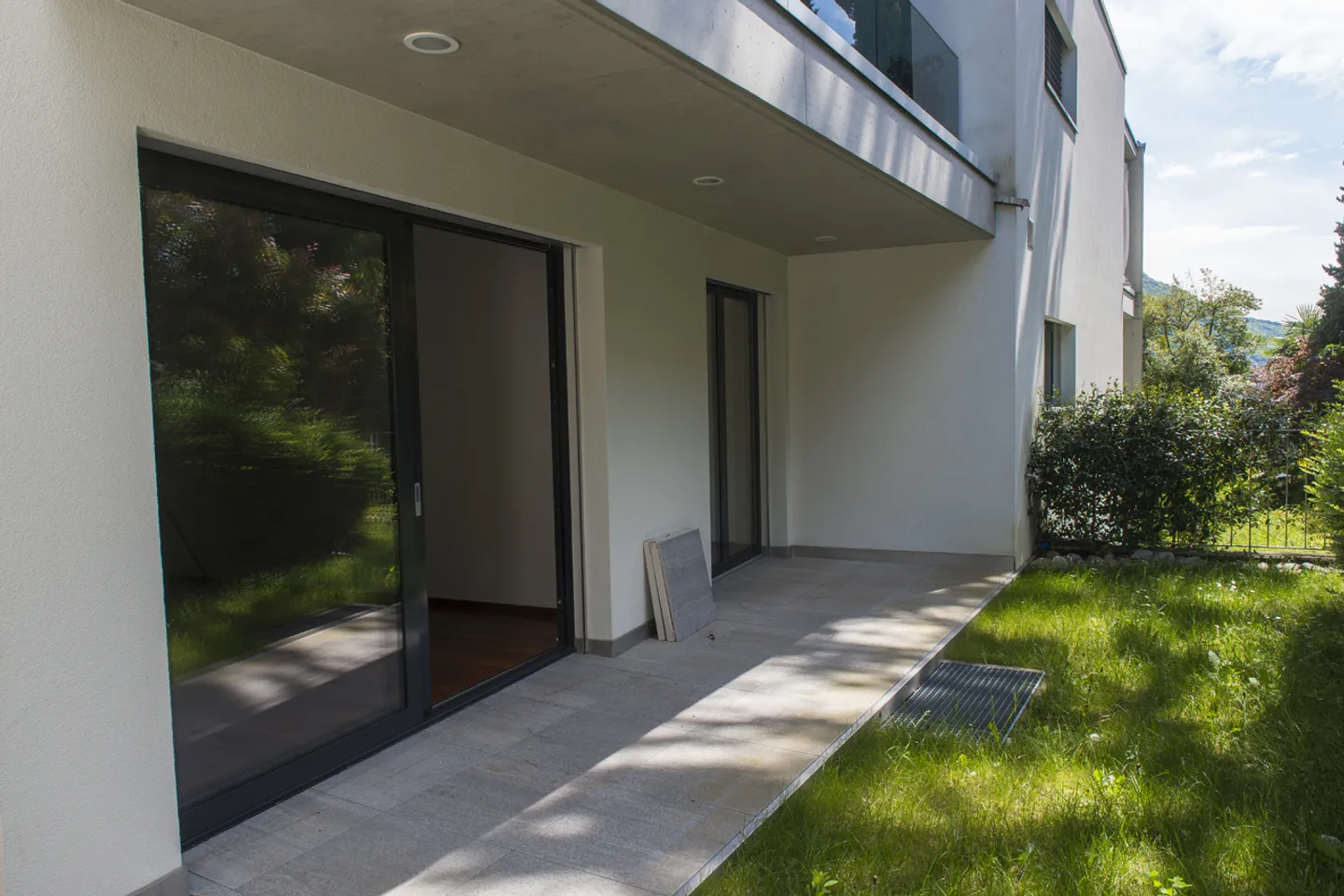 Helle 4,5 Zimmer mit exklusivem Garten und atemberaubendem Seeblick - Foto 9 von 10