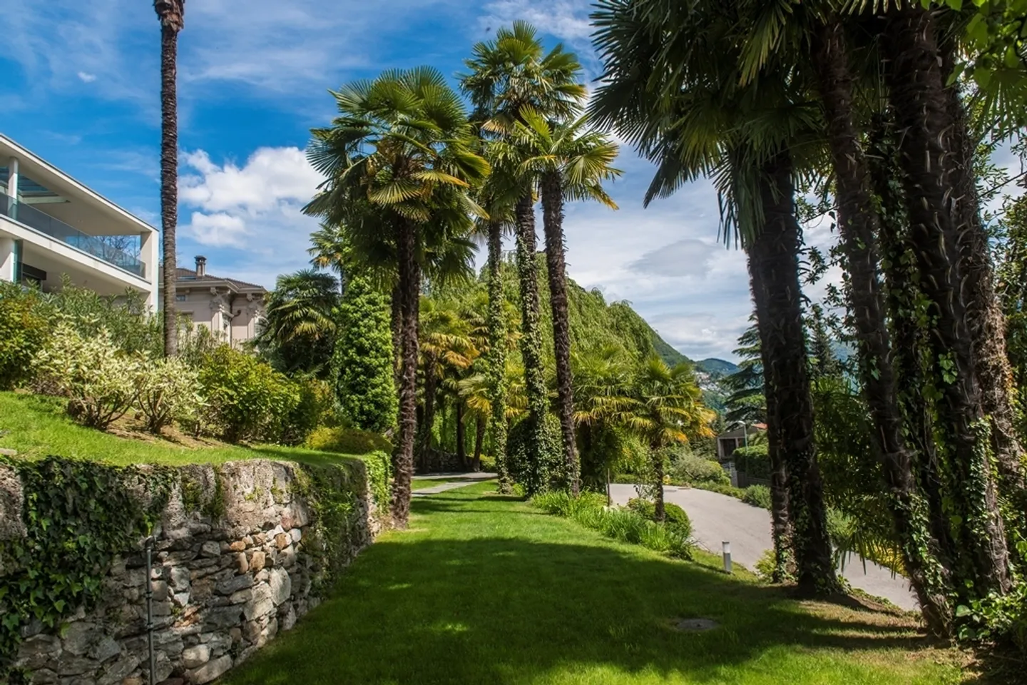 Helle 4,5 Zimmer mit exklusivem Garten und atemberaubendem Seeblick - Foto 10 von 10