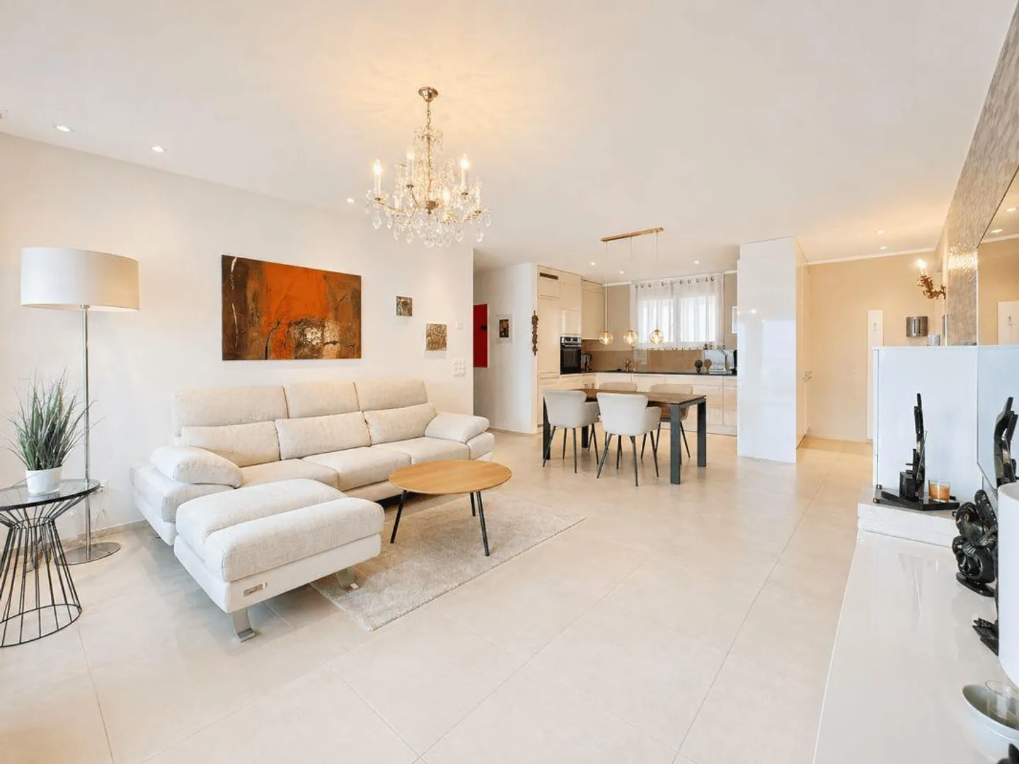 Gordola – Appartamento elegante di 3,5 locali con vista lago - Foto 2 di 10