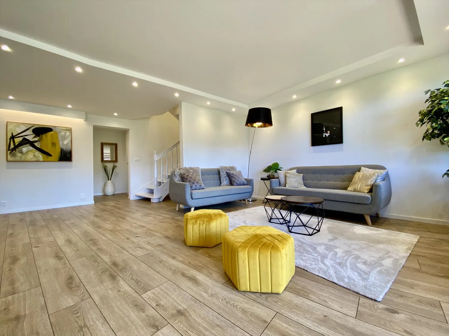 Appartamento con terrazza 5.5 stanze - Foto 1 di 13