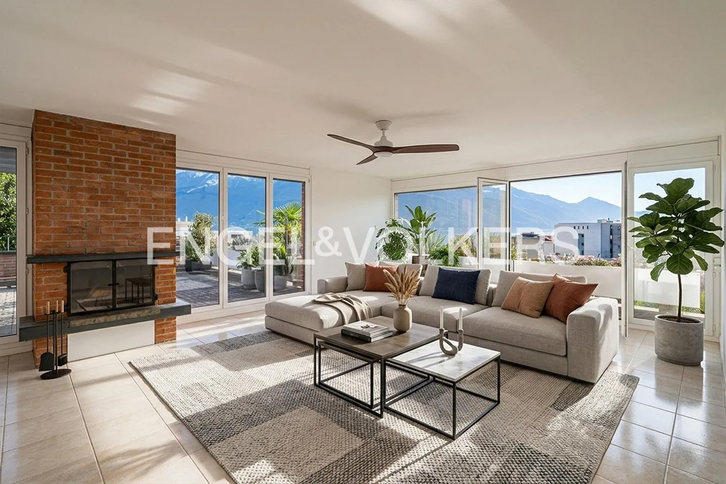Appartement en attique ensoleillé avec vue sur le lac (23) - Photo 4 sur 11