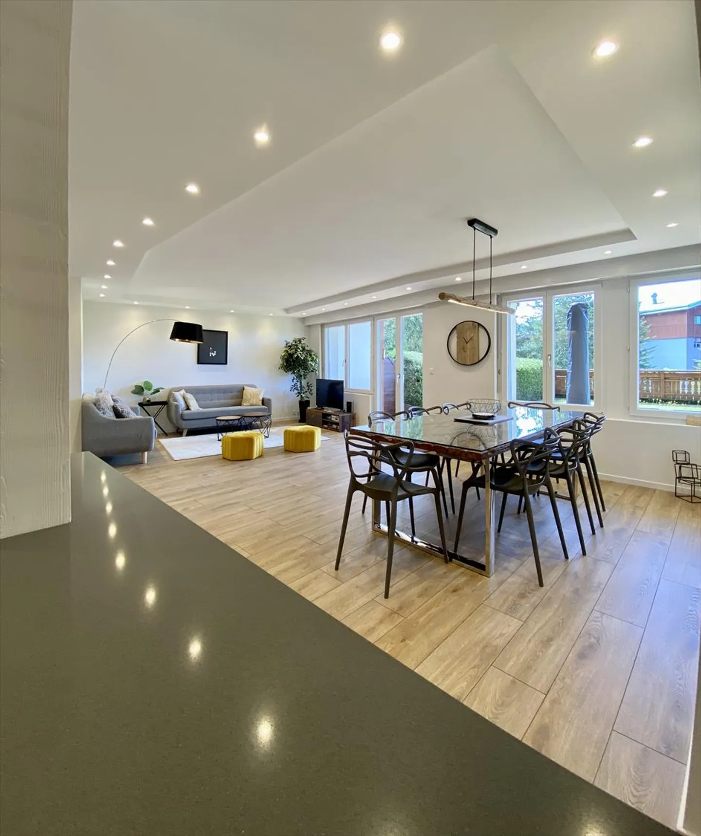 Appartamento con terrazza 5.5 stanze - Foto 3 di 13