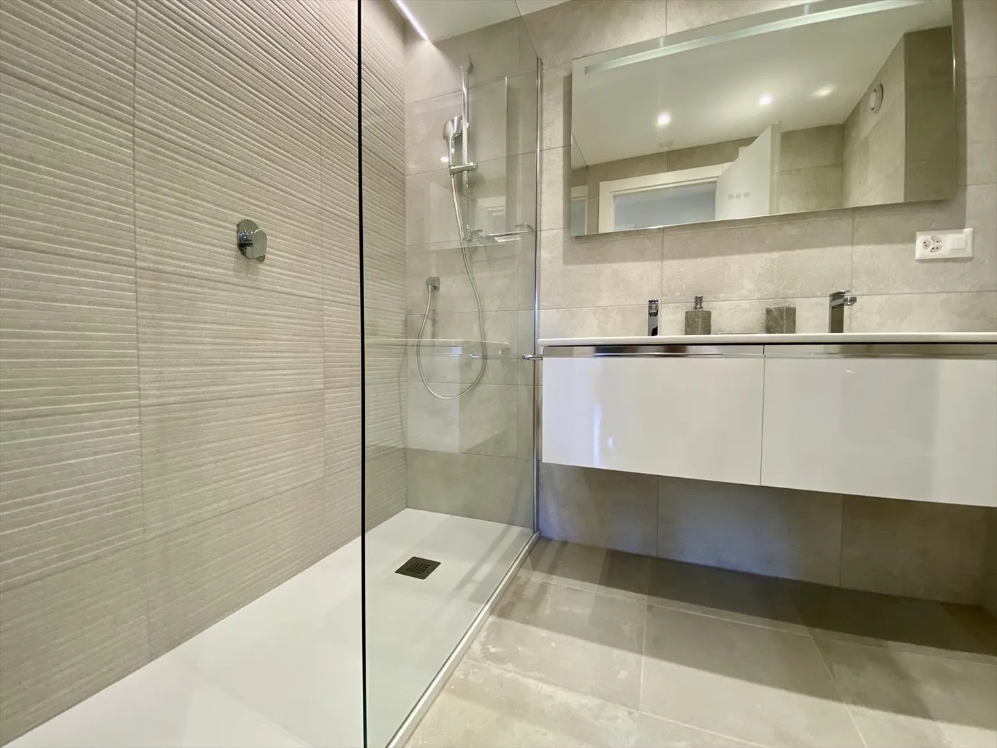 Appartamento con terrazza 5.5 stanze - Foto 9 di 13