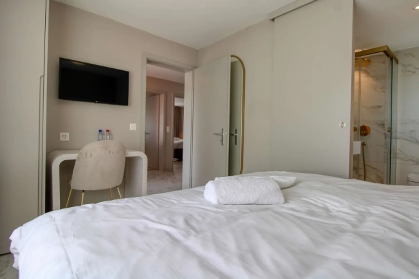 Ta maison de colocation élégante à Baar avec salle de bain privée - Photo 1 sur 13