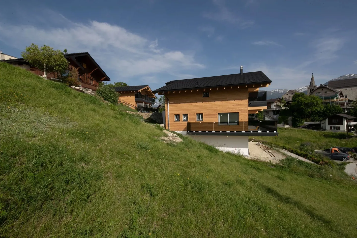 Modern 6.5-room chalet with elevator, panoramic views and high-quality furnishings in Lens / Crans-Montana - Photo 7 of 17