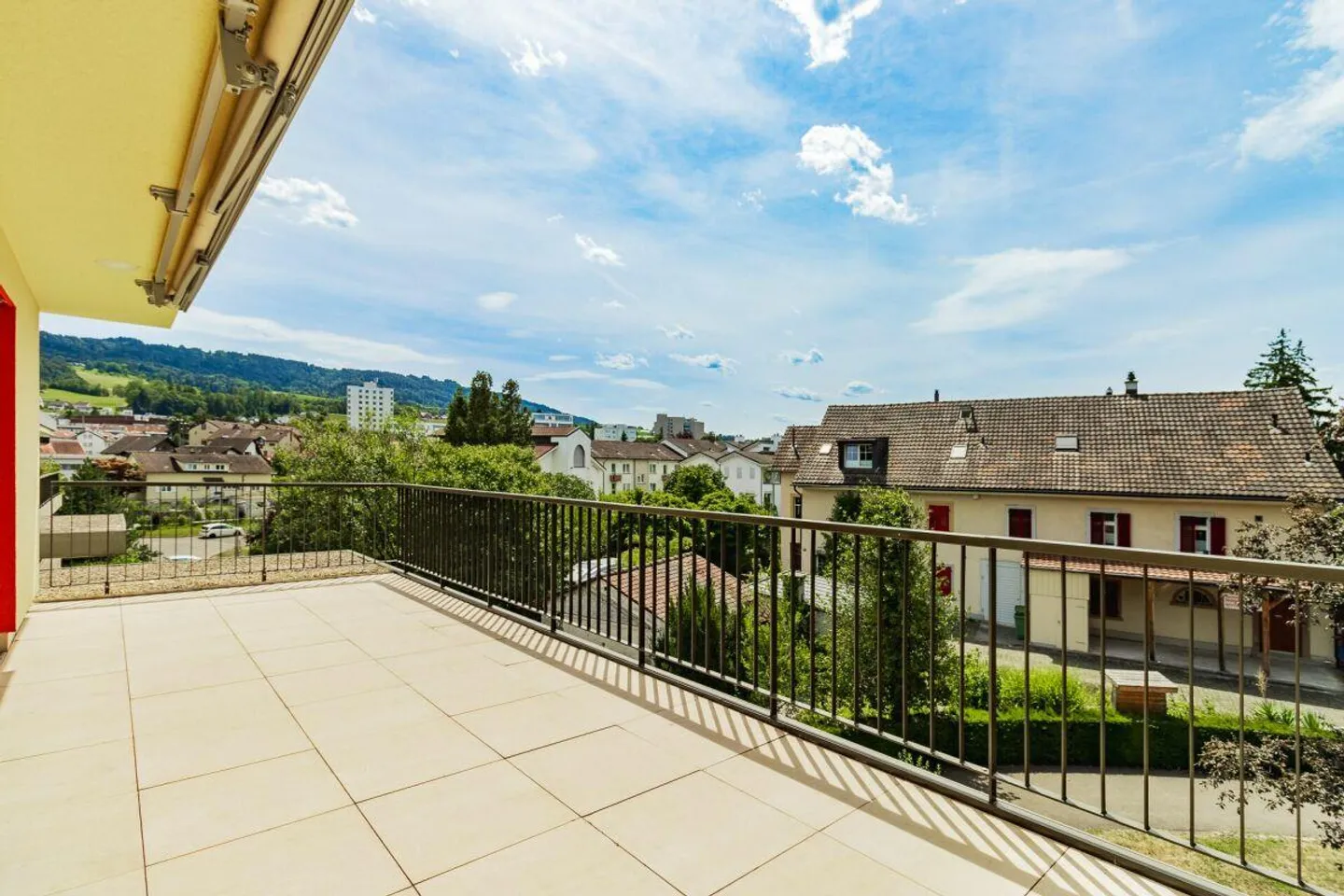 Modern penthouse apartment in a preferred residential area - Photo 12 of 13