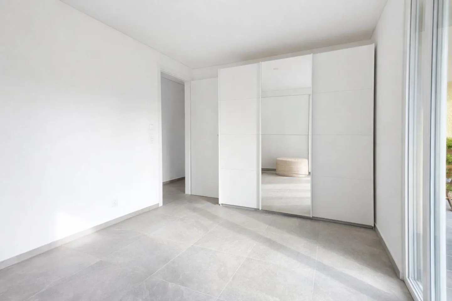 APPARTAMENTO MODERNO DI 3,5 STANZE CON CA. 45 m² DI GIARDINO PRIVATO – LOSTALLO (SORTE) - Foto 4 di 8