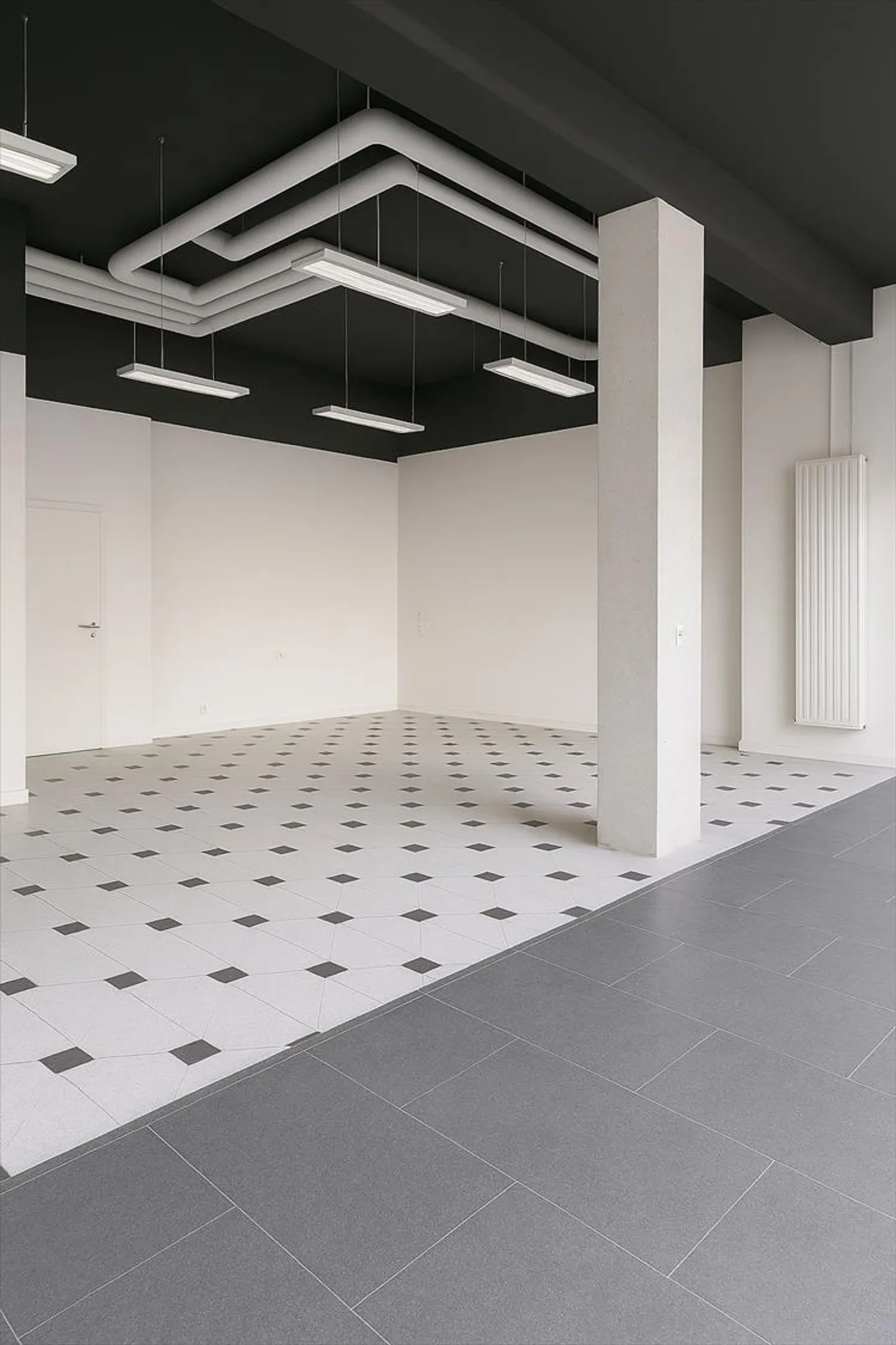 Verkaufsfläche von 99 m2, ideal an dem Bahnhof Sierre gelegen und teilbar - Foto 1 von 3