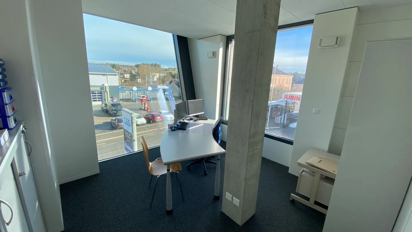 Espace Commercial Spacieux 198 m² - Photo 8 sur 26