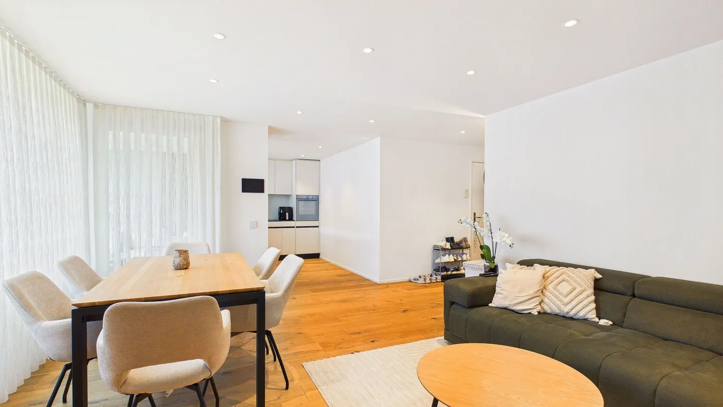 Modern 4.5-Room Dream Apartment in Baar - Photo 3 of 11