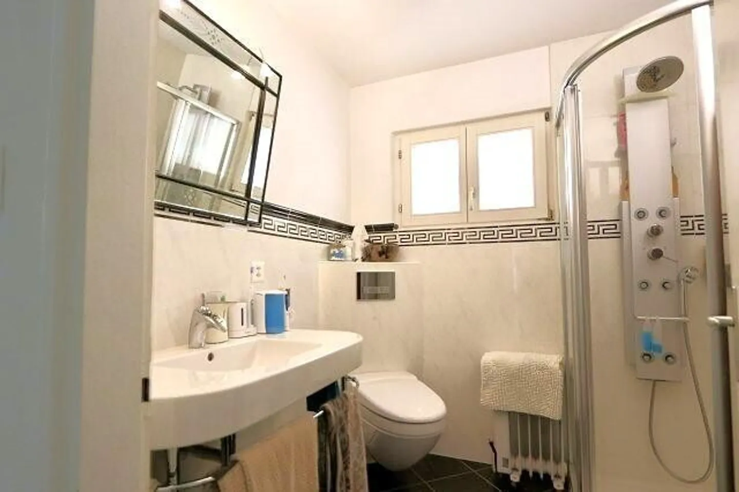 Casa ticinese di 3 1/2 locali in una posizione molto tranquilla e soleggiata con una bella vista - Foto 10 di 13