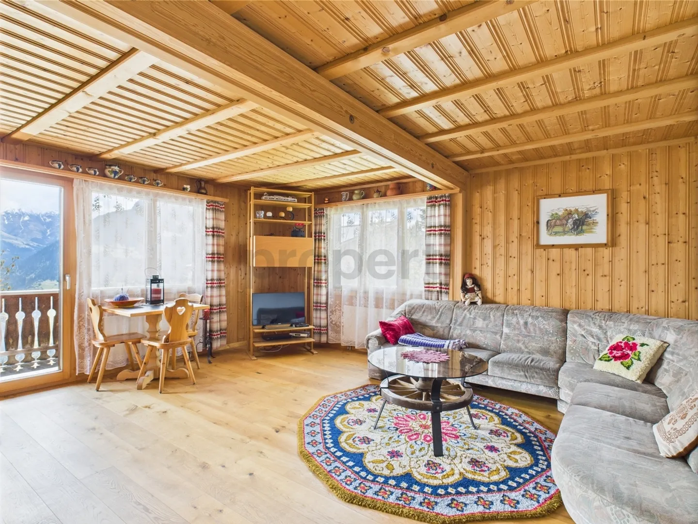 Opportunité unique à Morissen - Lumnezia / Belle maison de 2 familles avec vue magnifique sur les montagnes à vendre - Photo 2 sur 13