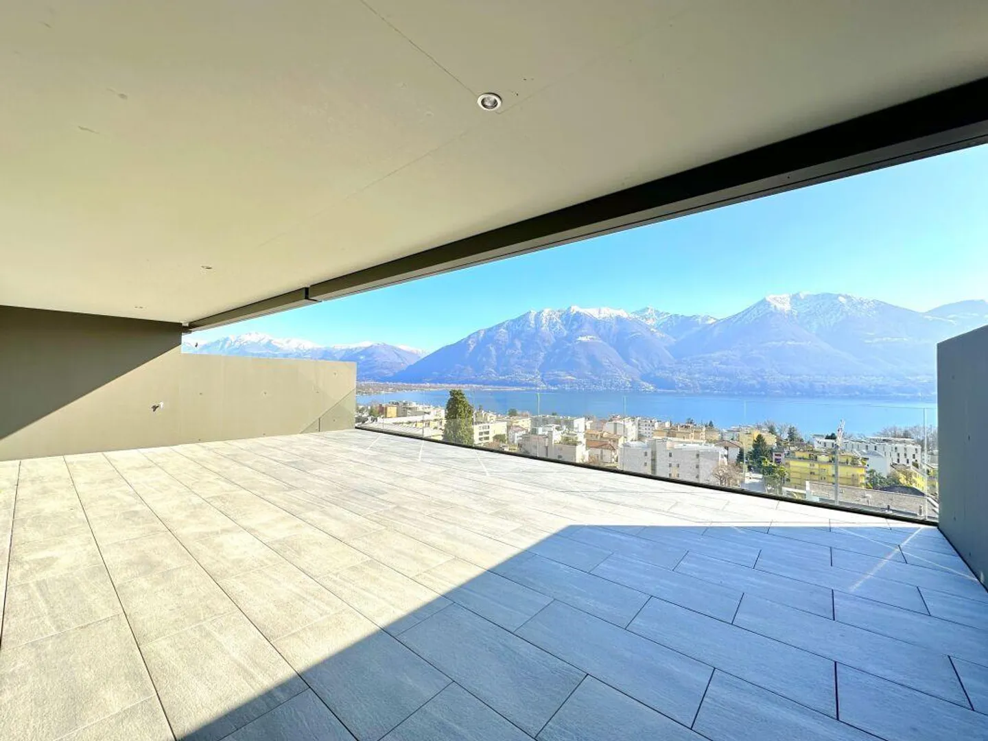 Vivere prestigiosamente a Minusio nella Residenza Estate & Esplanade - Foto 2 di 14