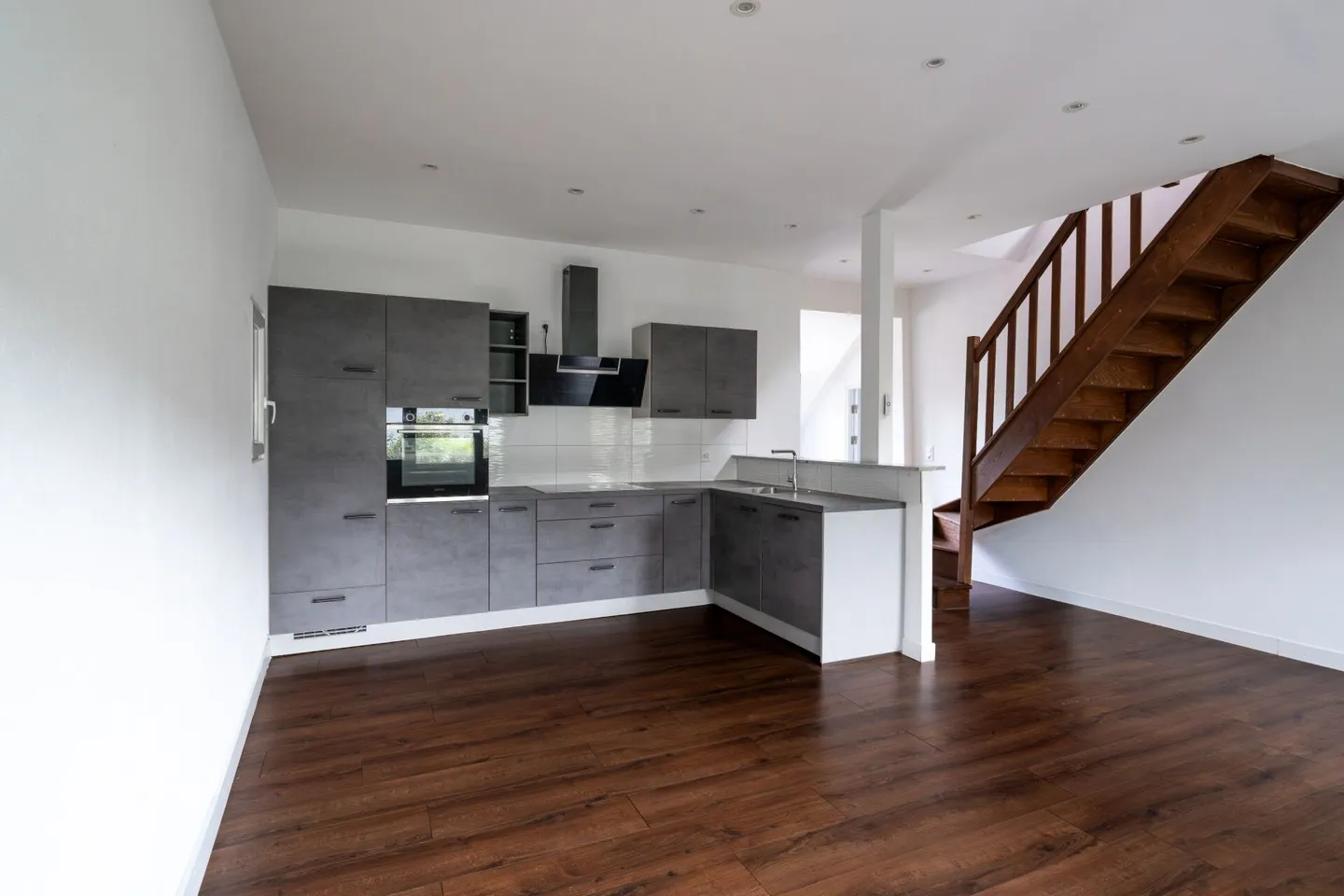 Investment Property in Herzogenbuchsee - Photo 2 of 14