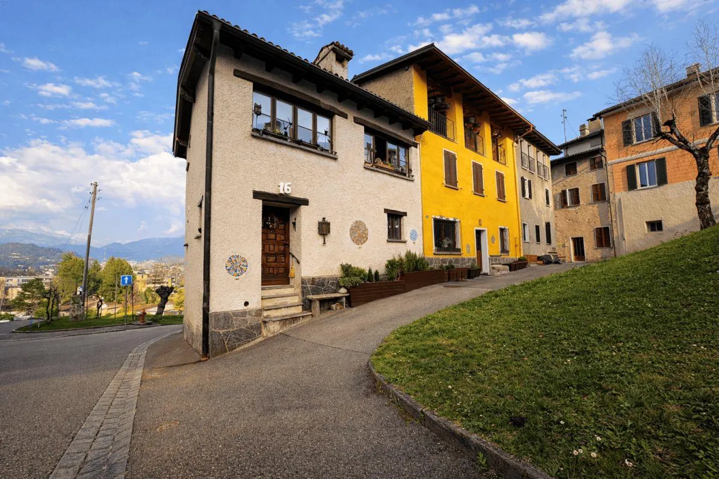 Breganzona : maison de village tessino authentique de l'époque avec vue sur les vallées - Photo 12 sur 12