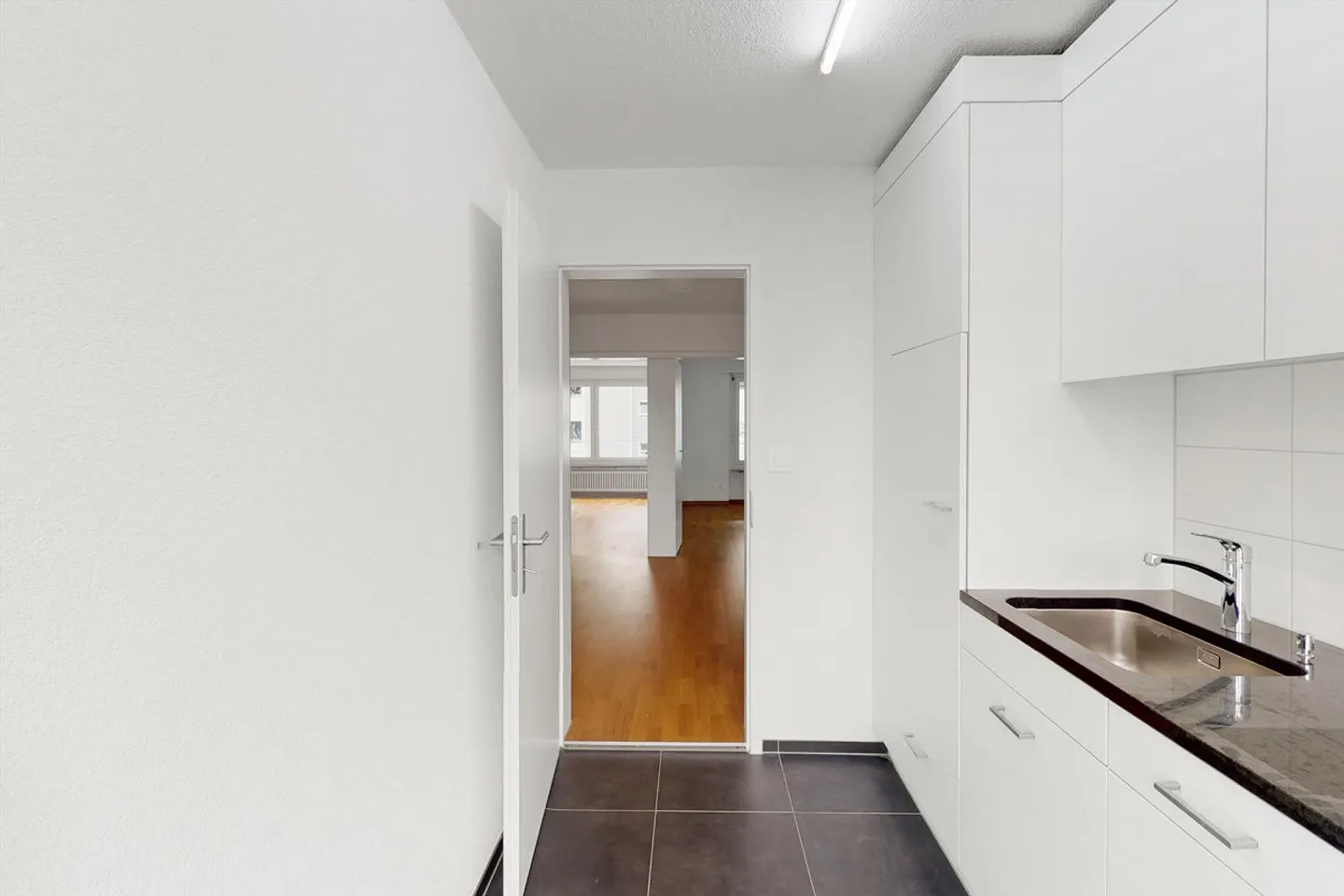 Modernes Apartment nahe Flughafen Zürich - Foto 9 von 11
