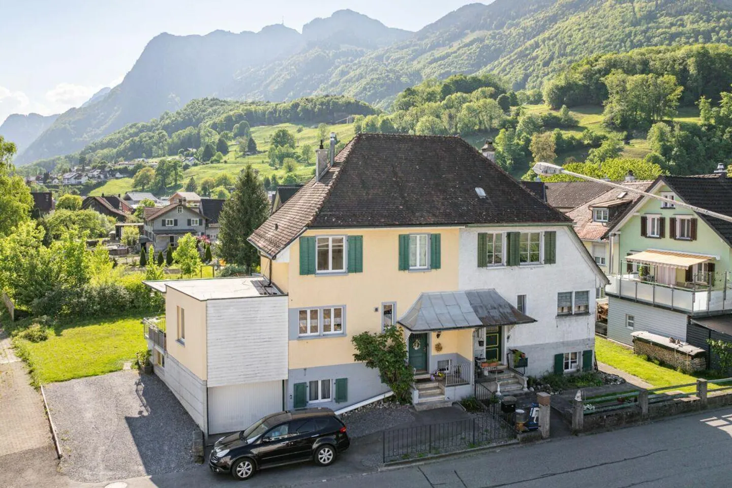 Double Family House - Photo 2 of 10