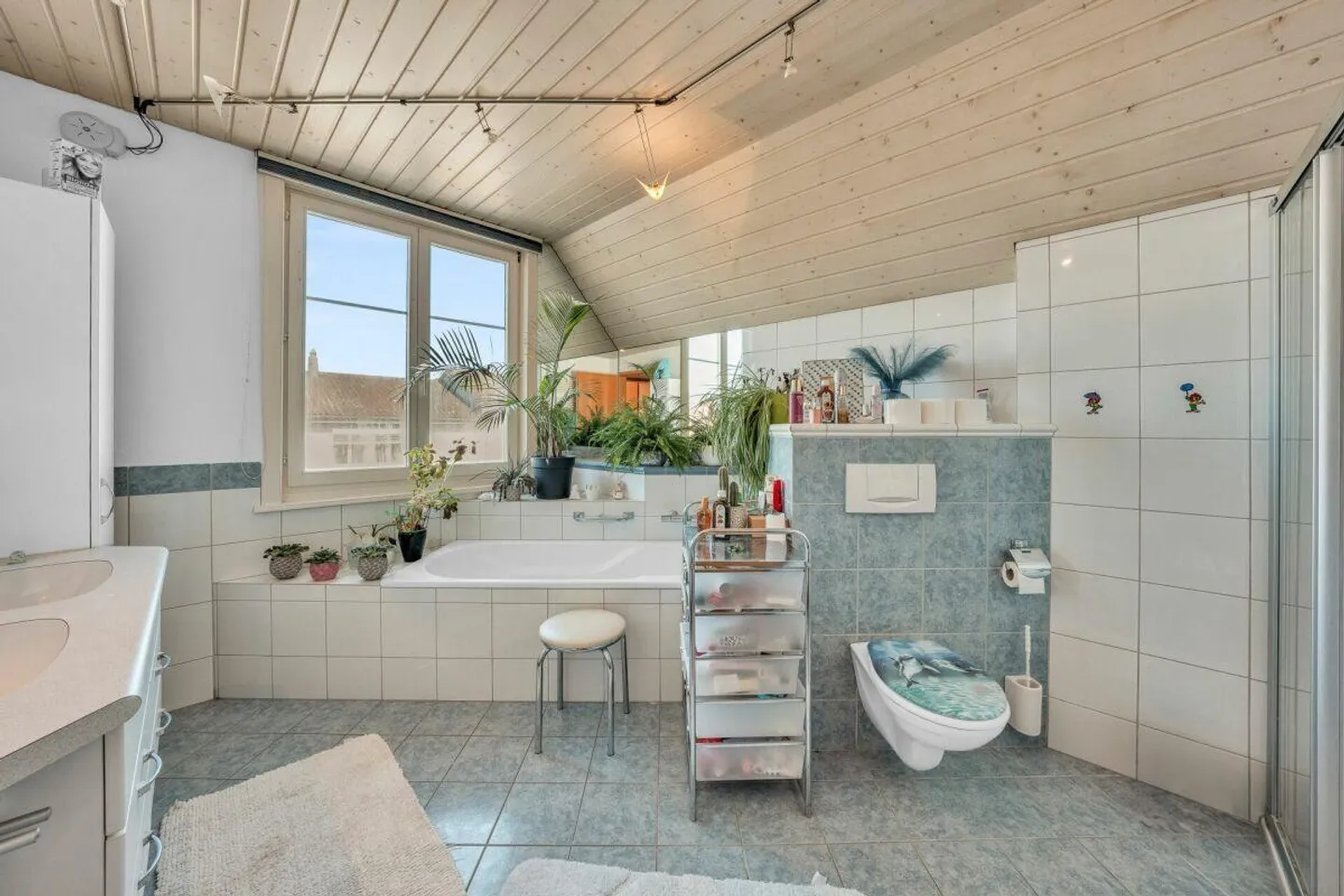 Double Family House - Photo 6 of 10