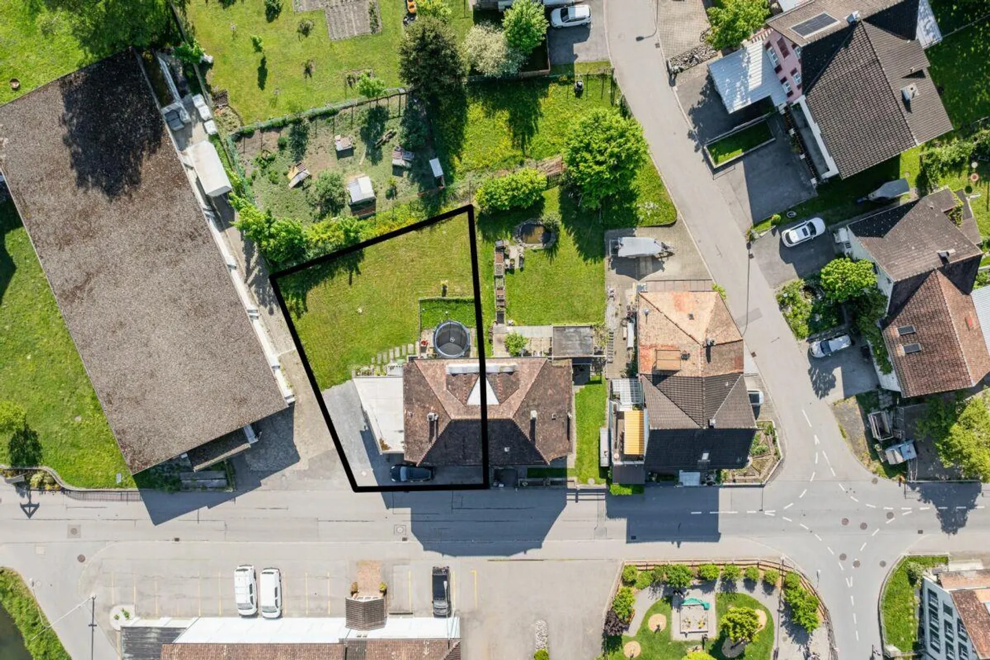 Double Family House - Photo 9 of 10