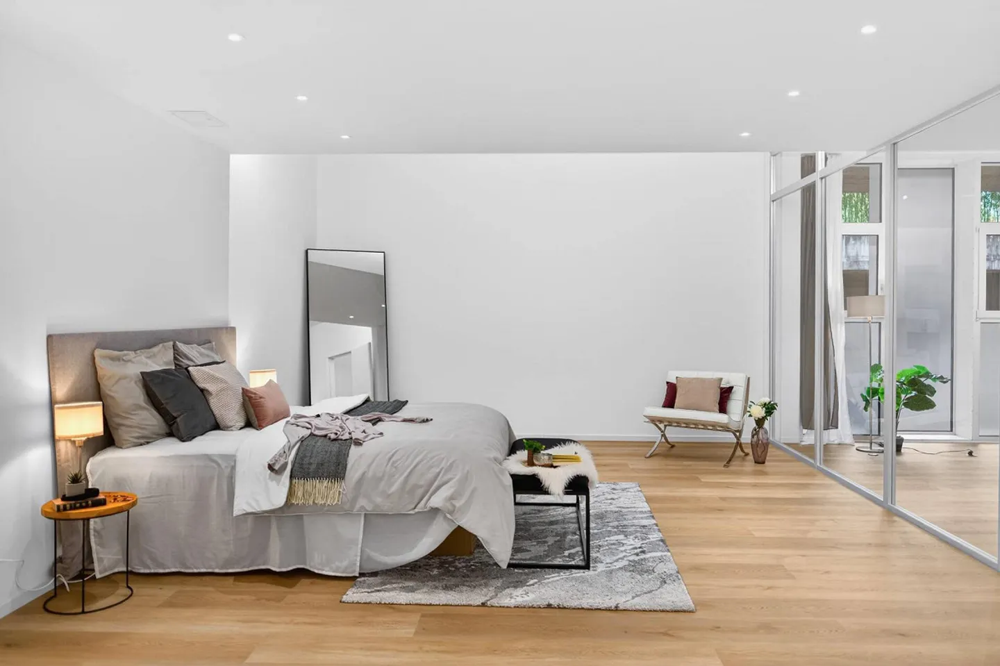 FRESHLY RENOVATED BUSINESS PREMISES OR RESIDENTIAL GEM - Photo 2 of 5