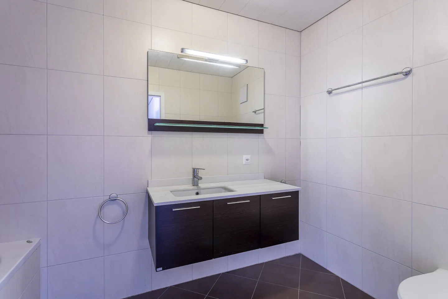 VILLA 5.5 ROOMS IN CHAVORNAY AVAILABLE IMMEDIATELY! - Photo 9 of 13