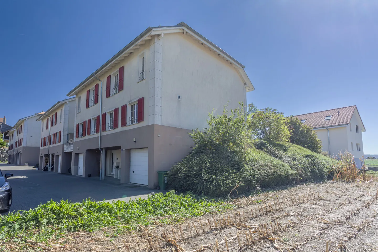 VILLA 5.5 ROOMS IN CHAVORNAY AVAILABLE IMMEDIATELY! - Photo 13 of 13