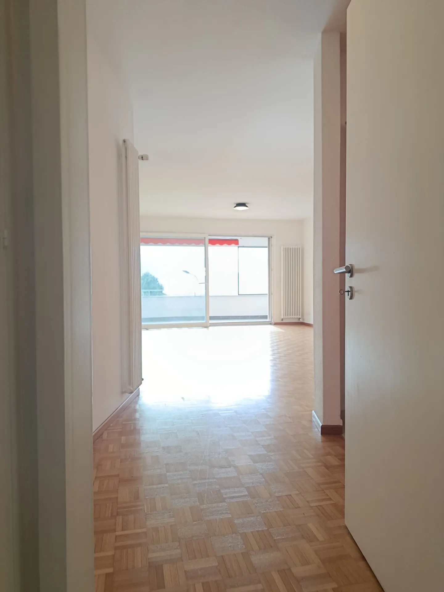 MURALTO - Wir vermieten geräumige 4½ Zimmer mit Seeblick - Foto 7 von 28