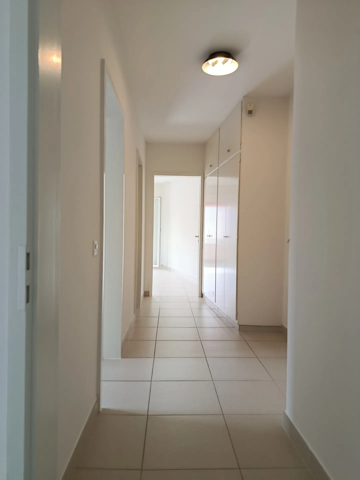 MURALTO - Wir vermieten geräumige 4½ Zimmer mit Seeblick - Foto 11 von 28