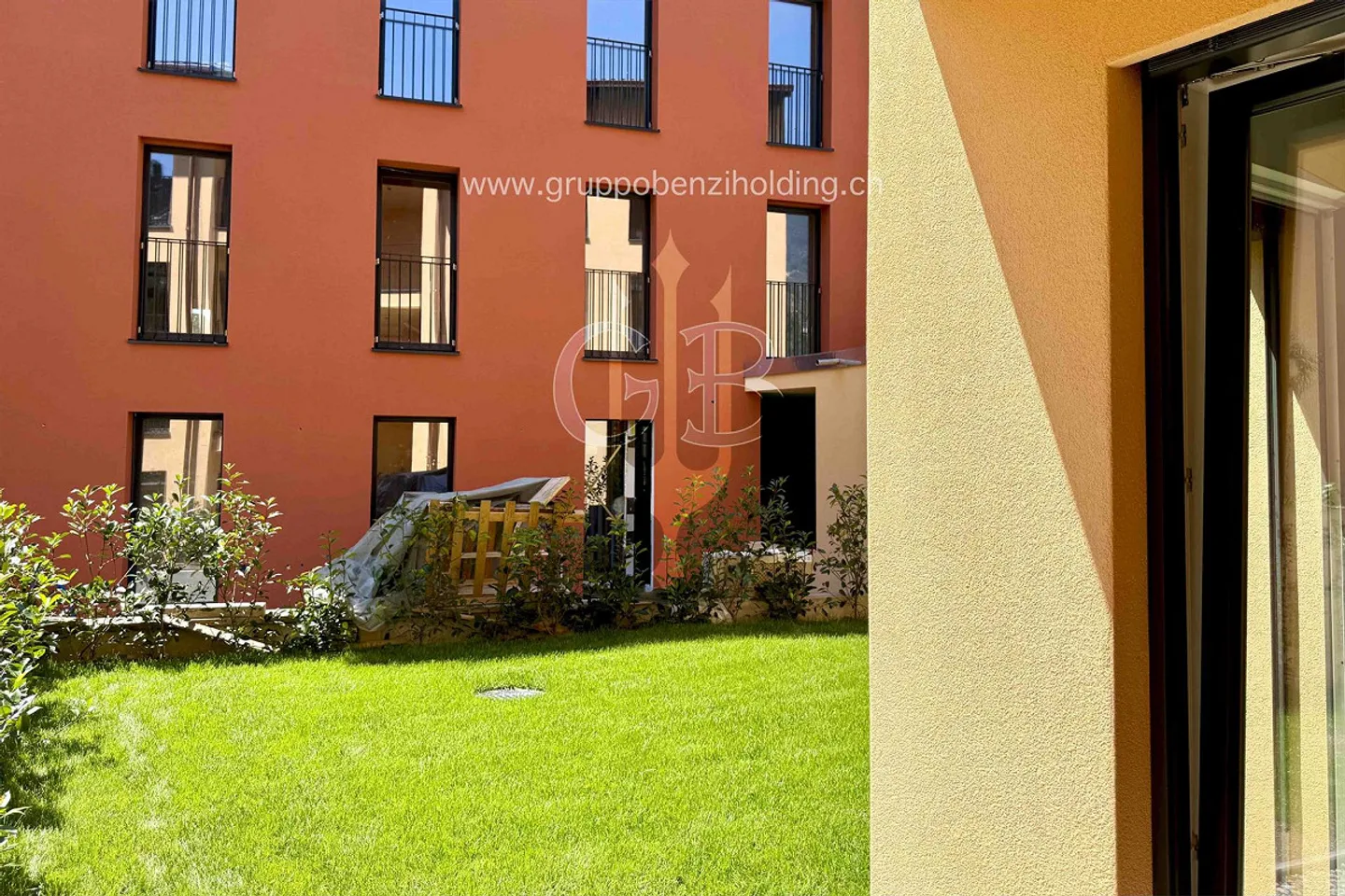 DIRECTLY FROM THE PROMOTER - Giubiasco - Piazza Grande - Photo 17 of 18