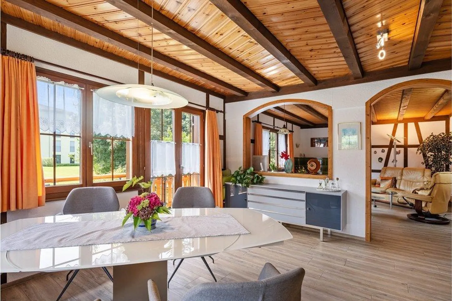 7.5 Room Apartment in Chalet Style - Photo 1 of 6