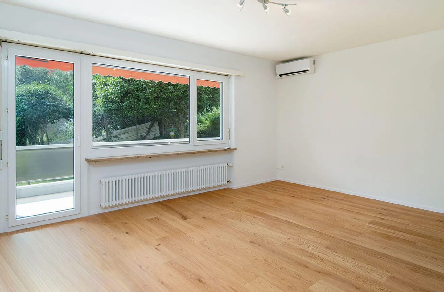 Bright 2½-room apartment for rent completely renovated... - Photo 2 of 10