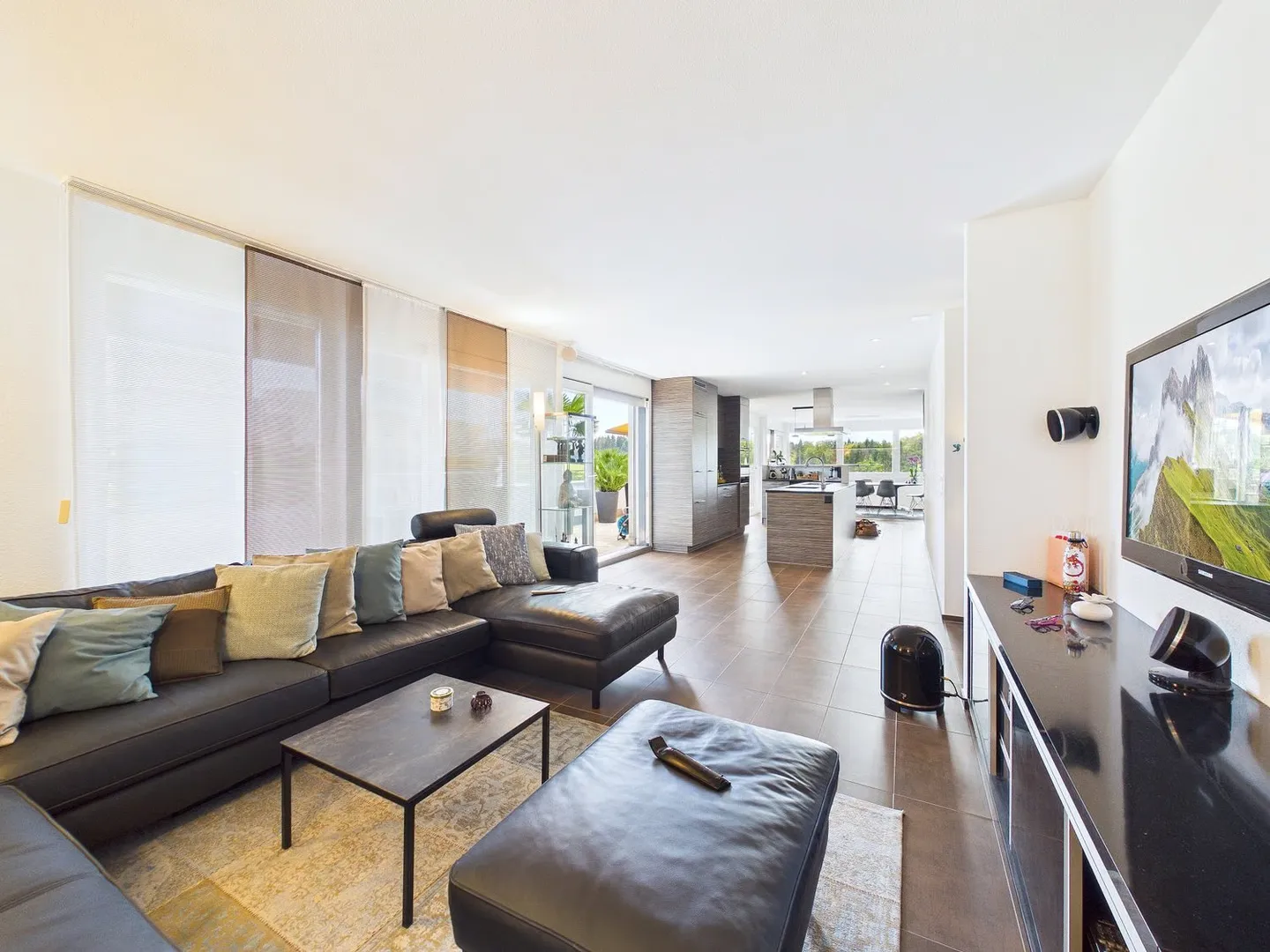 Exclusive penthouse apartment with spacious terraces - Photo 4 of 13