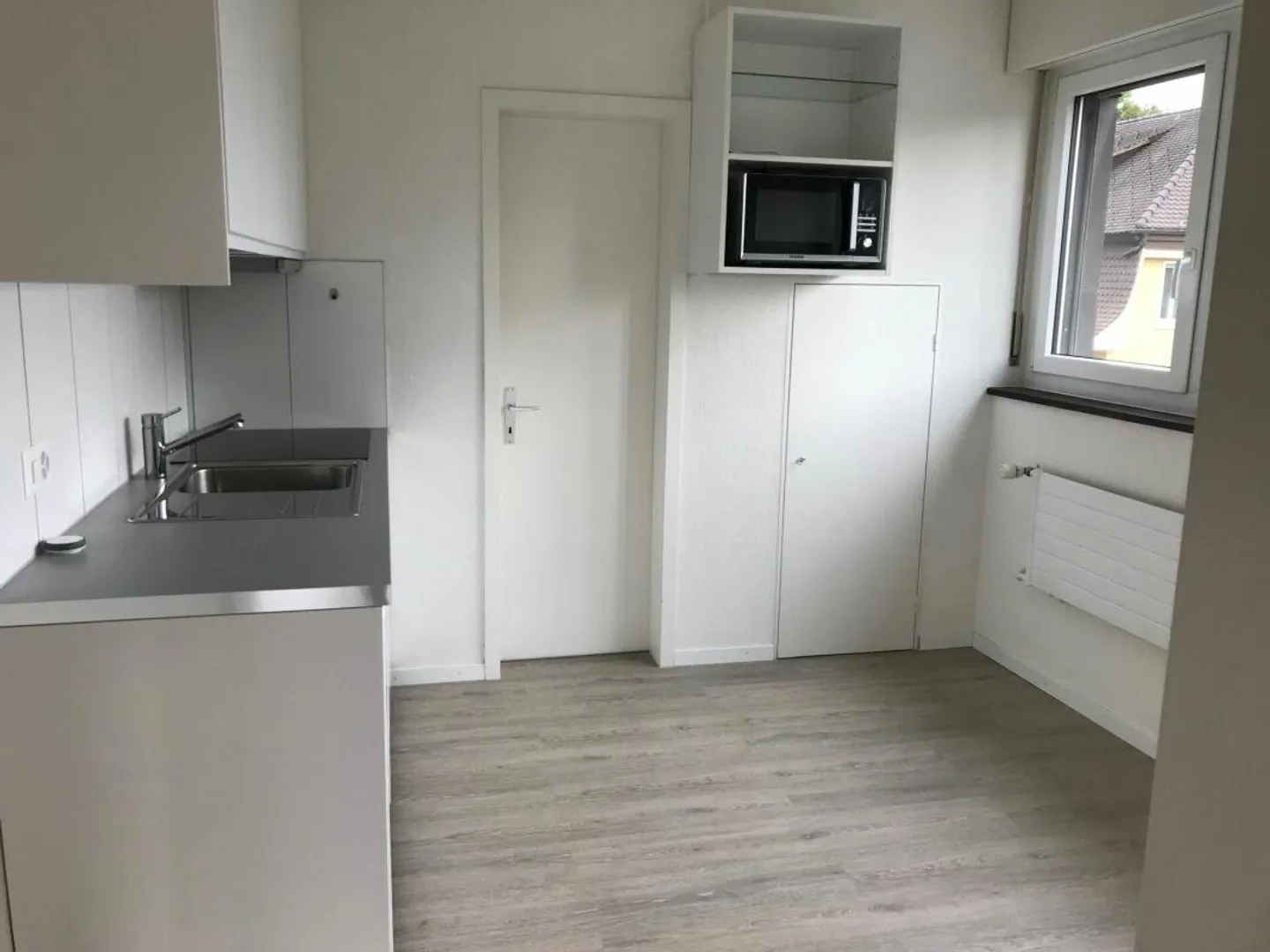 Charmante appartement de toit 1.5 pièces pour un séjour agréable - Photo 3 sur 9