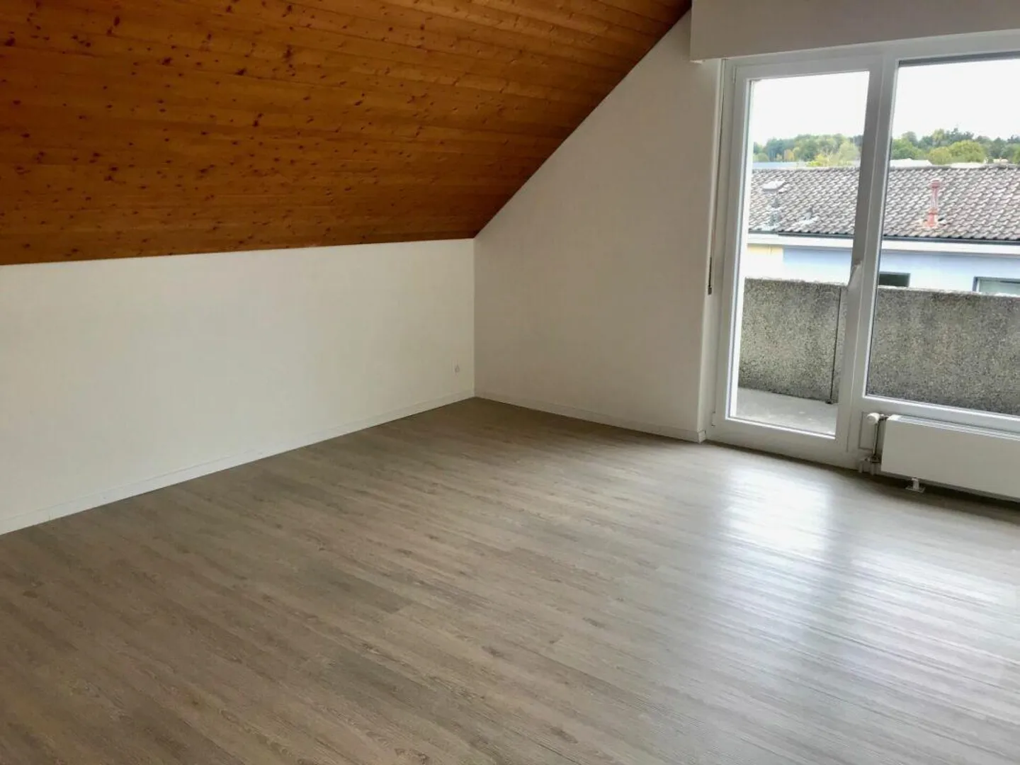 Charmante appartement de toit 1.5 pièces pour un séjour agréable - Photo 6 sur 9