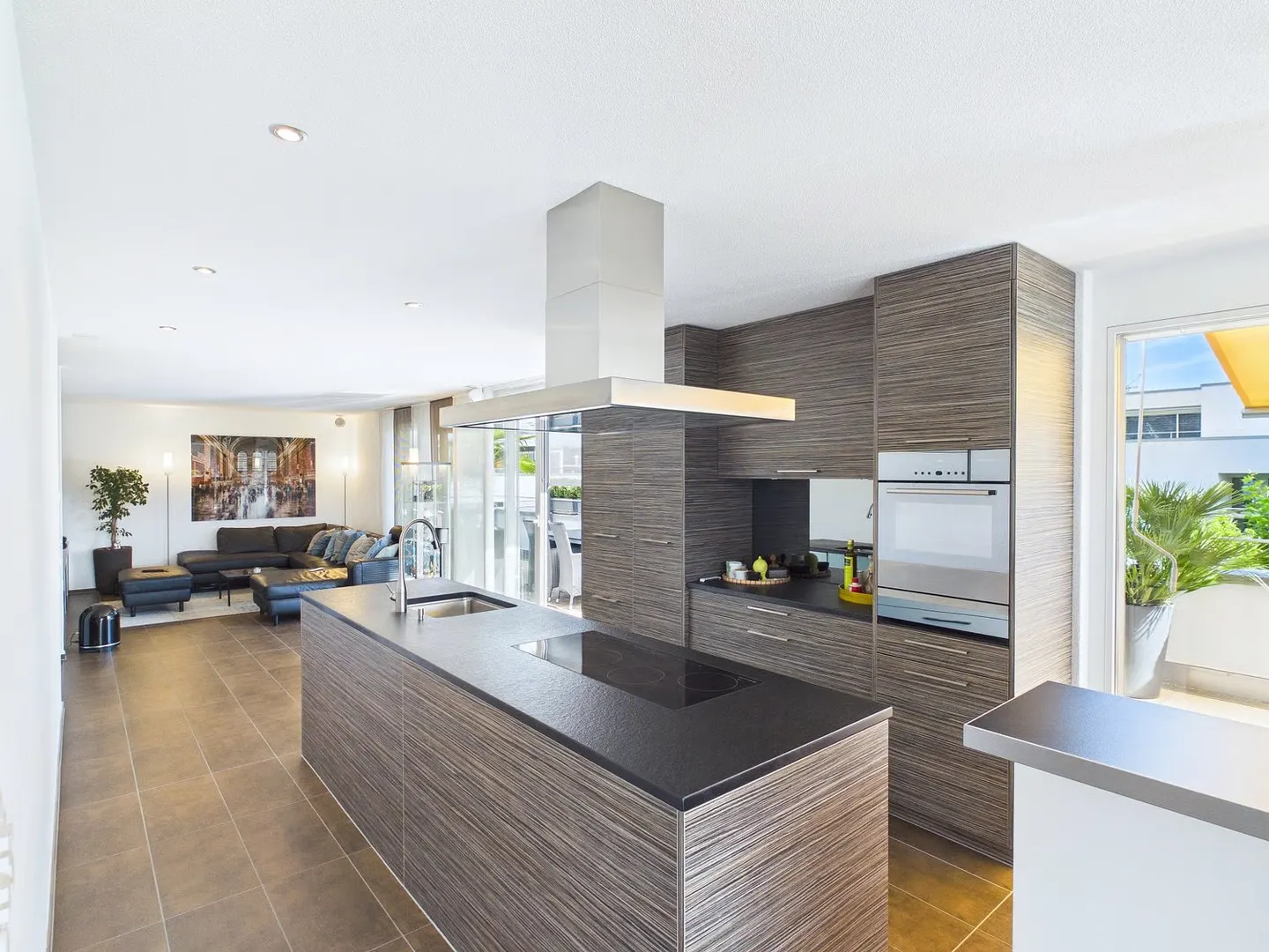 Exclusive penthouse apartment with spacious terraces - Photo 5 of 13