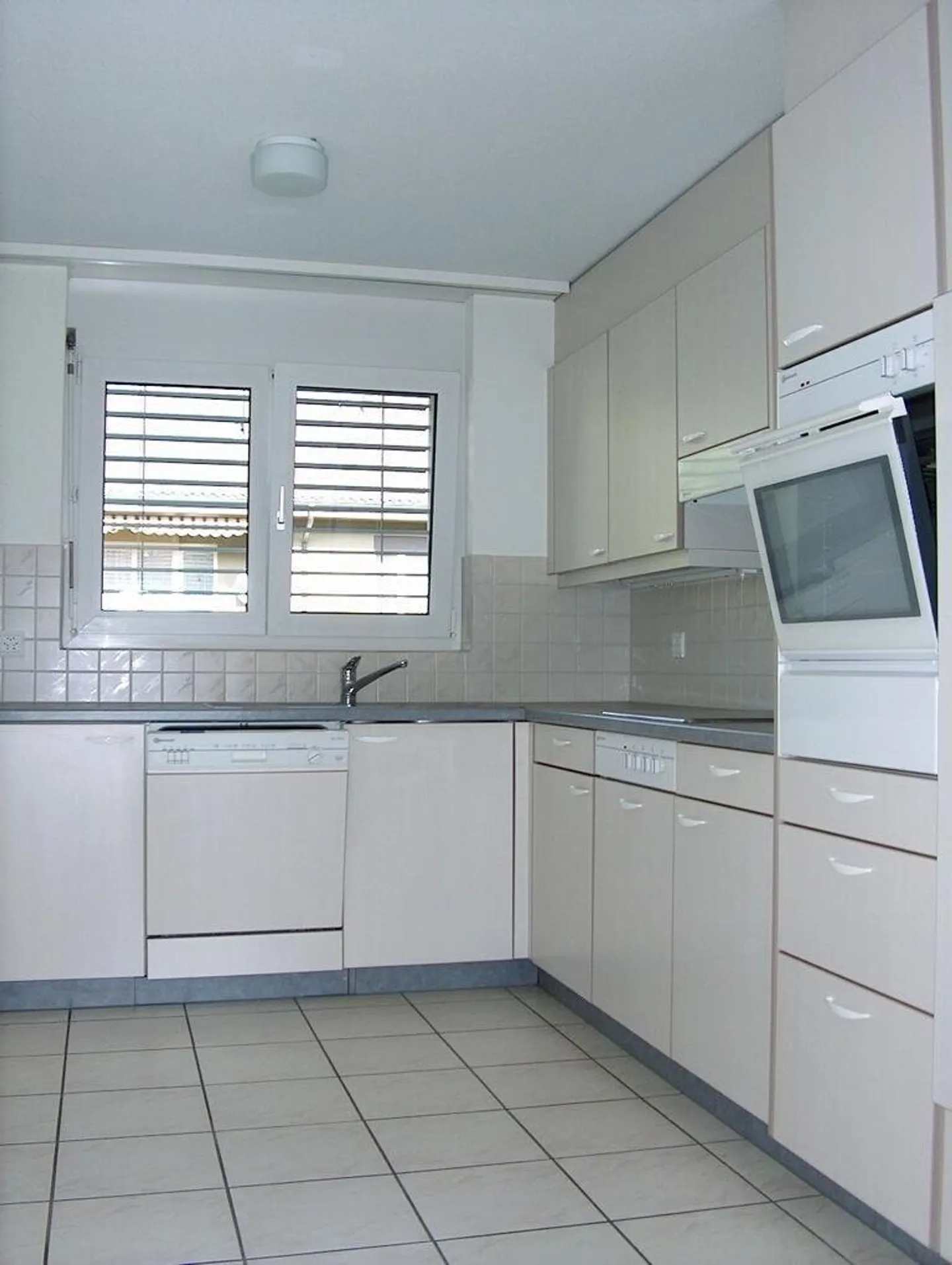 Apartment for rent - Photo 2 of 8