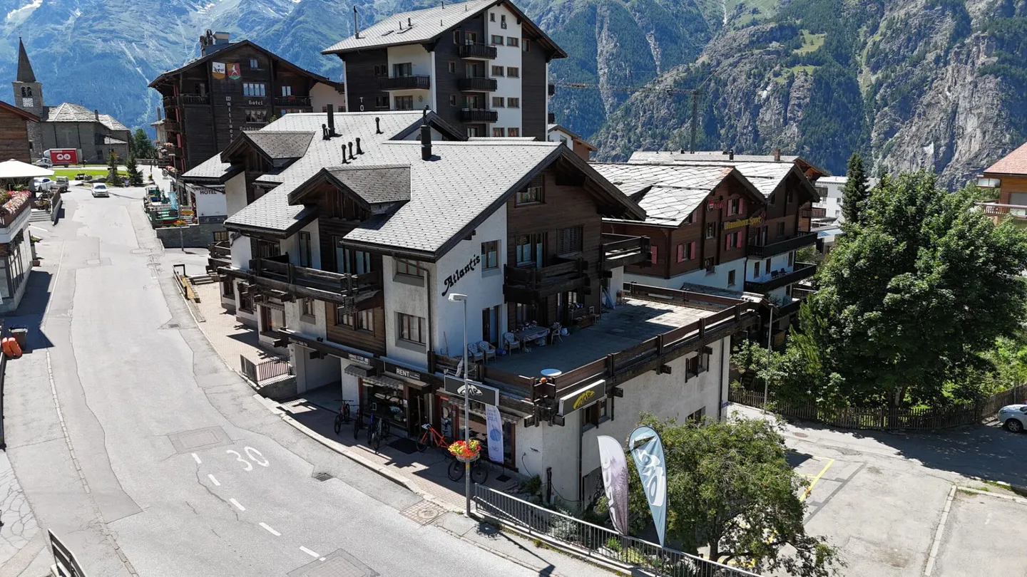 Appartement duplex 3.5 pièces avec studio supplémentaire à Grächen - Flair alpin en emplacement privilégié - Photo 18 sur 20