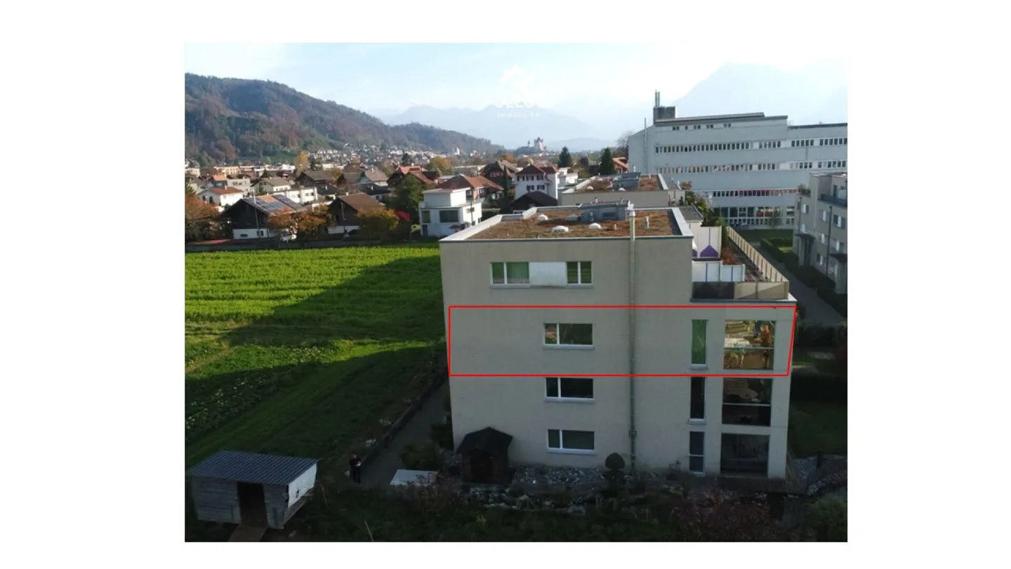 Modern and well-kept condominium with large covered terrace and parking space in Steffisburg - Photo 11 of 12