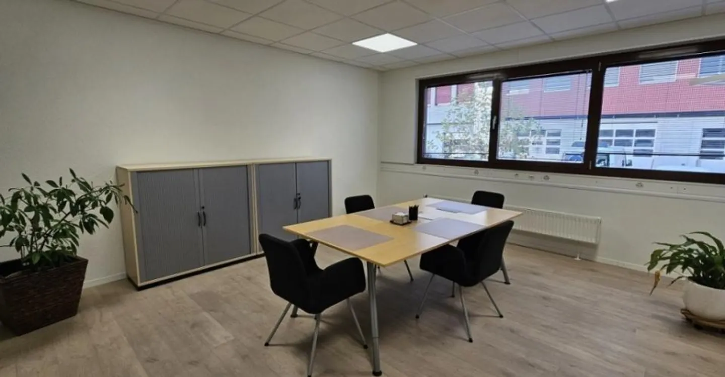 380 m2 verteilt auf 4 Gewerberäume - Foto 3 von 7