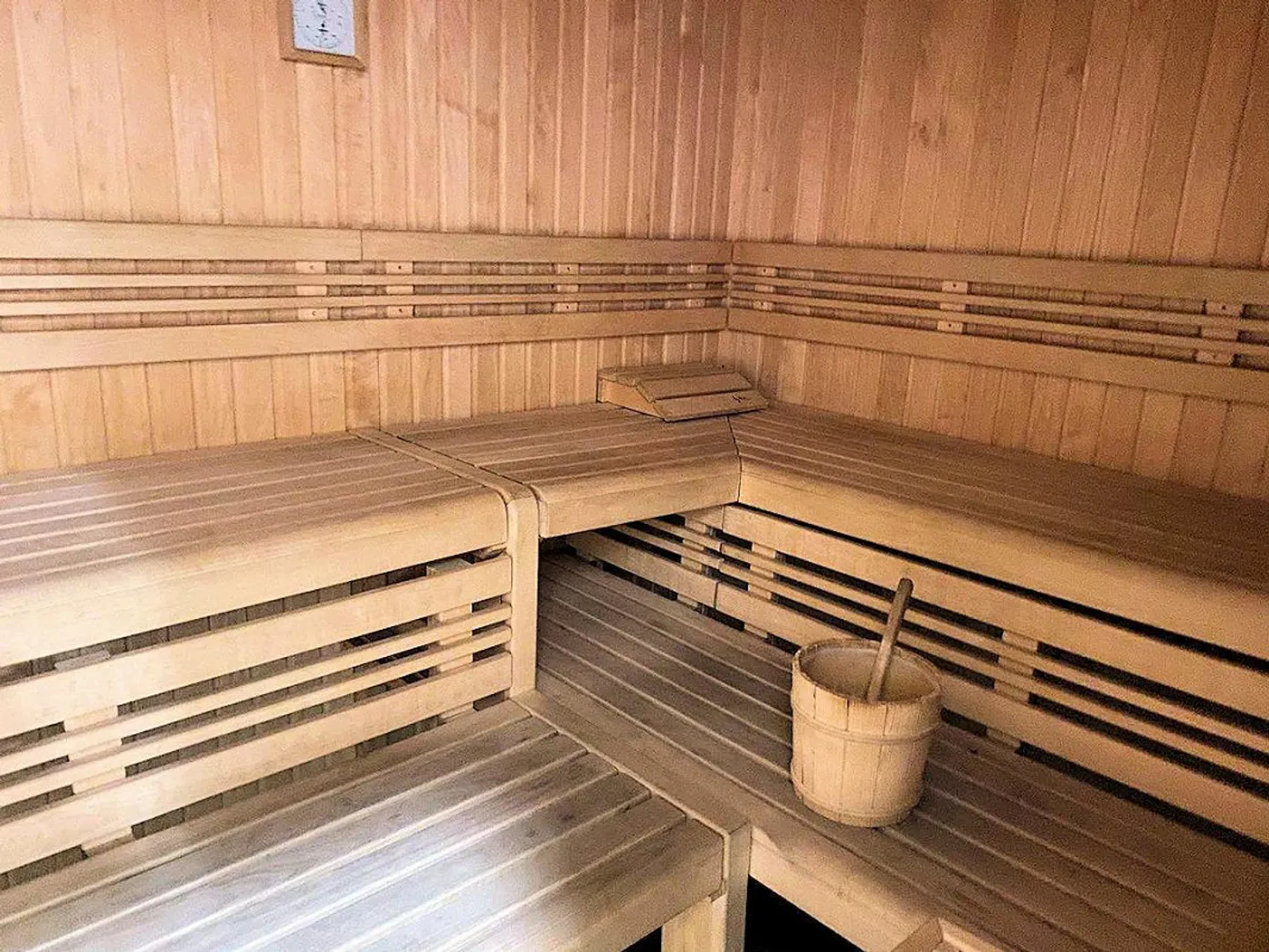 Mendrisio, 2.5 rooms with swimming pool, wellness and park - Photo 11 of 13