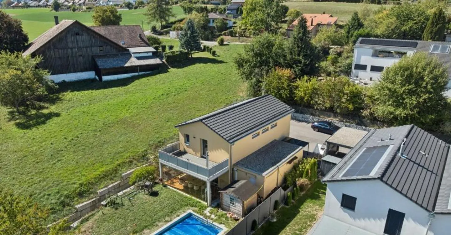 Villa individuale contemporanea 5.5 stanze con piscina a Carrouge VD - Foto 1 di 13